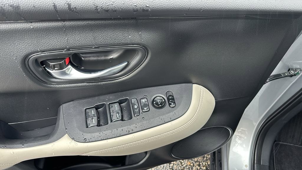 Certified 2025 Honda HR-V LX image 14