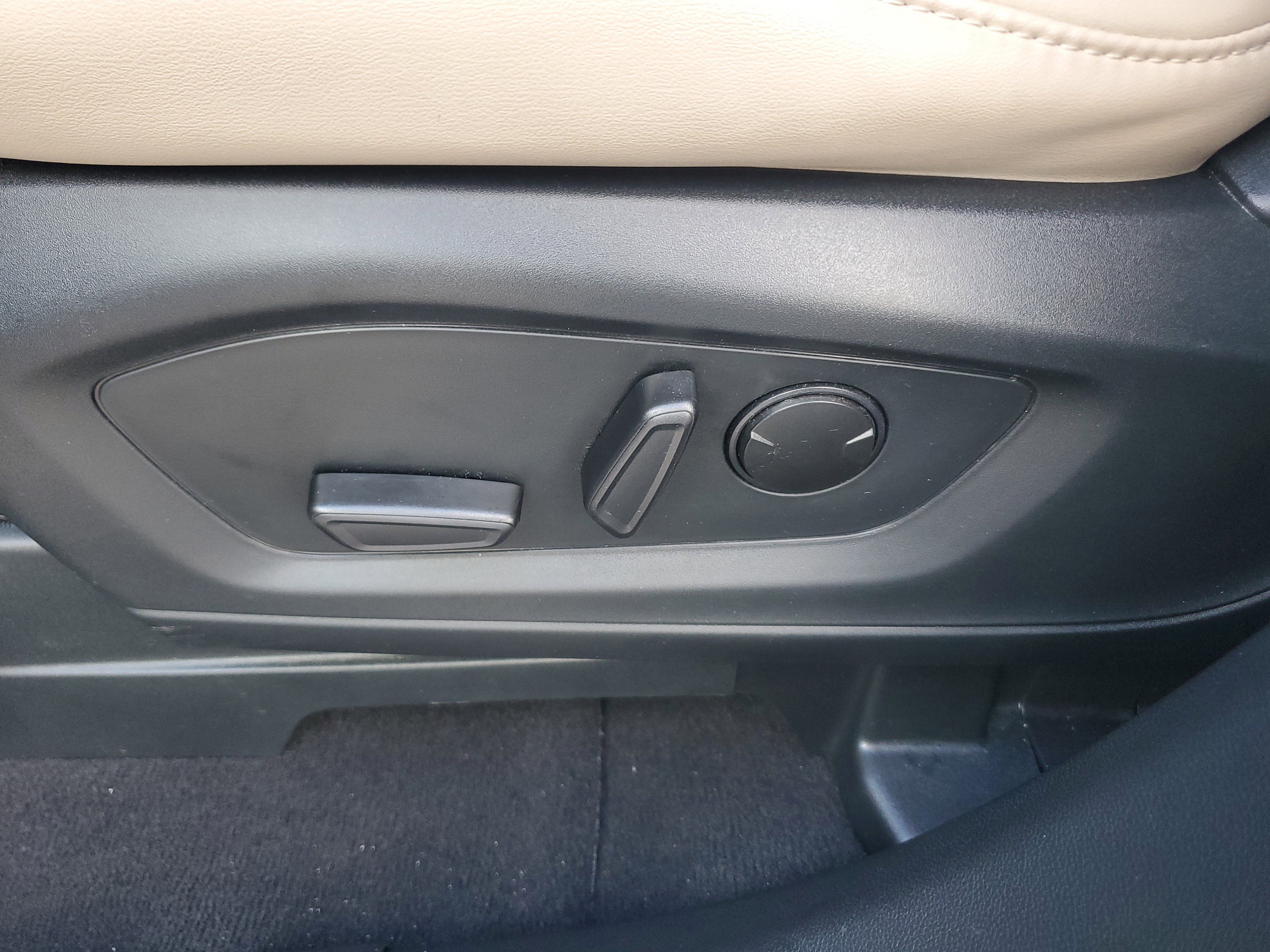 Certified 2024 Ford Explorer XLT w/ Equipment Group 202A image 11