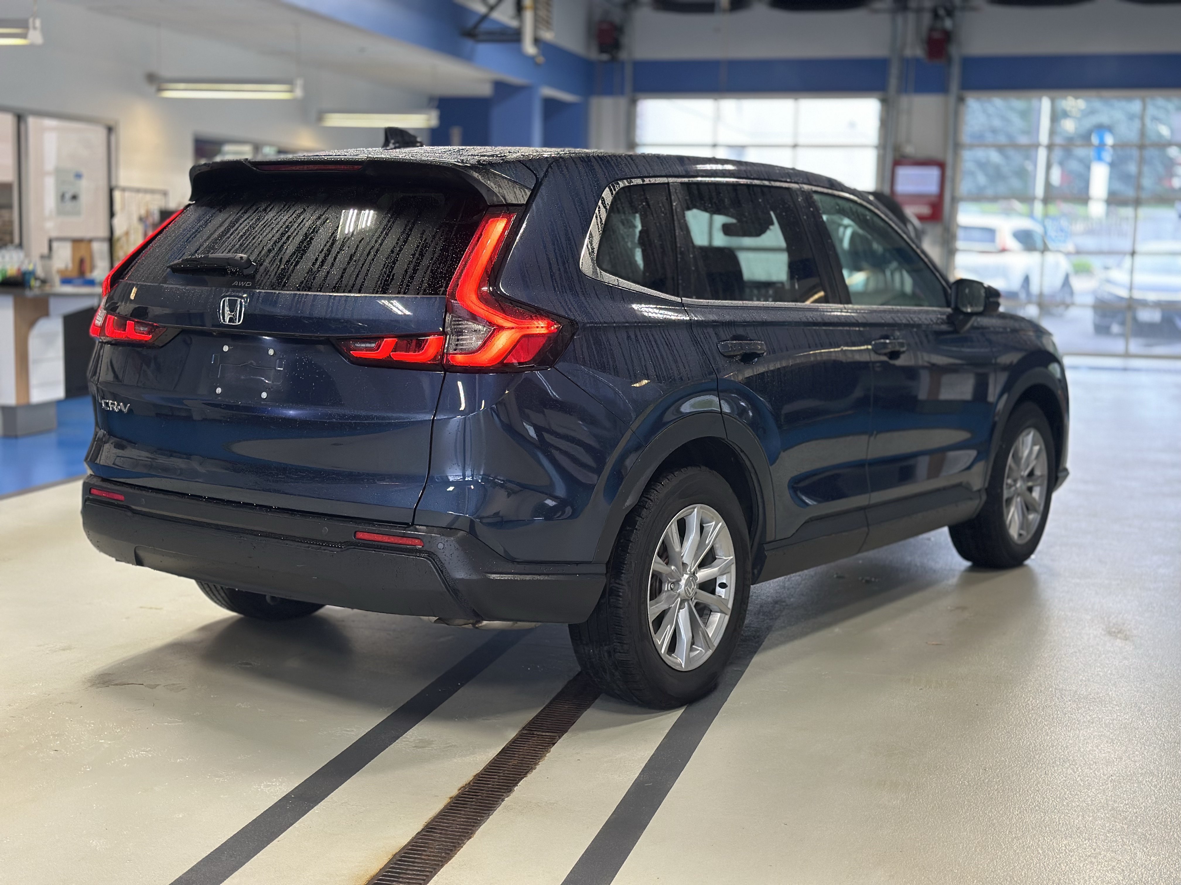 Used 2024 Honda CR-V EX-L image 5