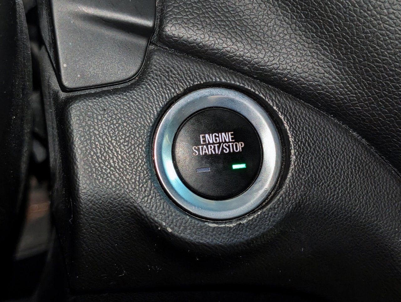 Used 2018 Chevrolet Equinox LT image 42