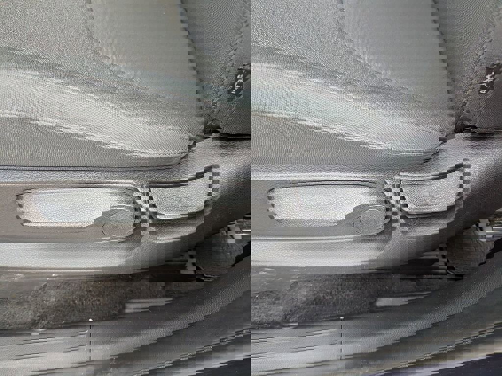 Certified 2024 Kia Carnival LX image 17