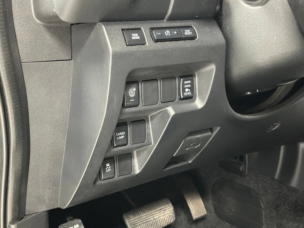 Used 2023 Nissan Frontier SV w/ SV Convenience Package RWD image 18