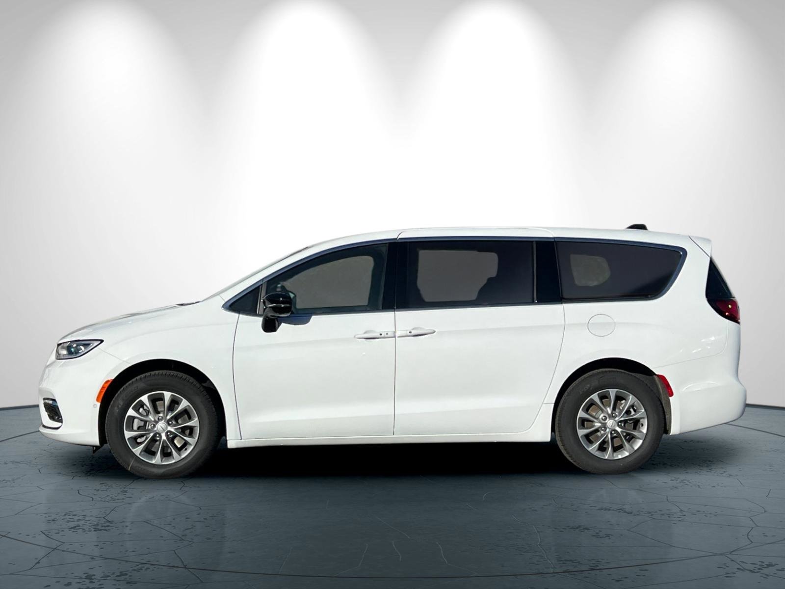 New 2026 Chrysler Pacifica Select image 7