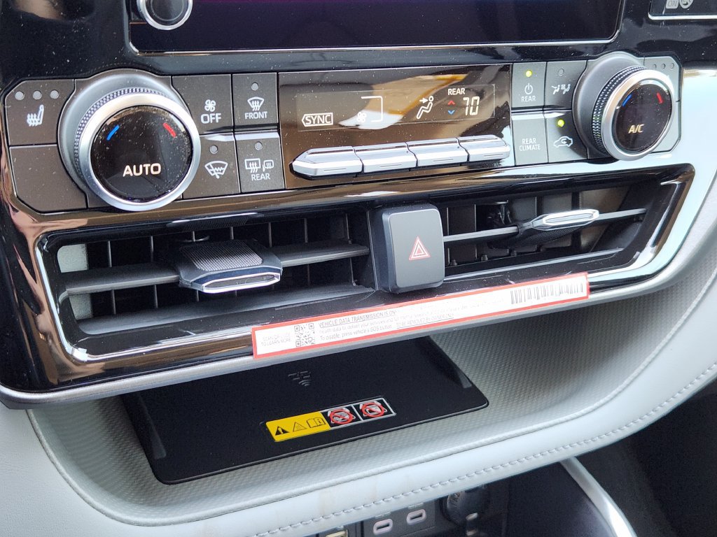 New 2026 Toyota Highlander AWD image 19