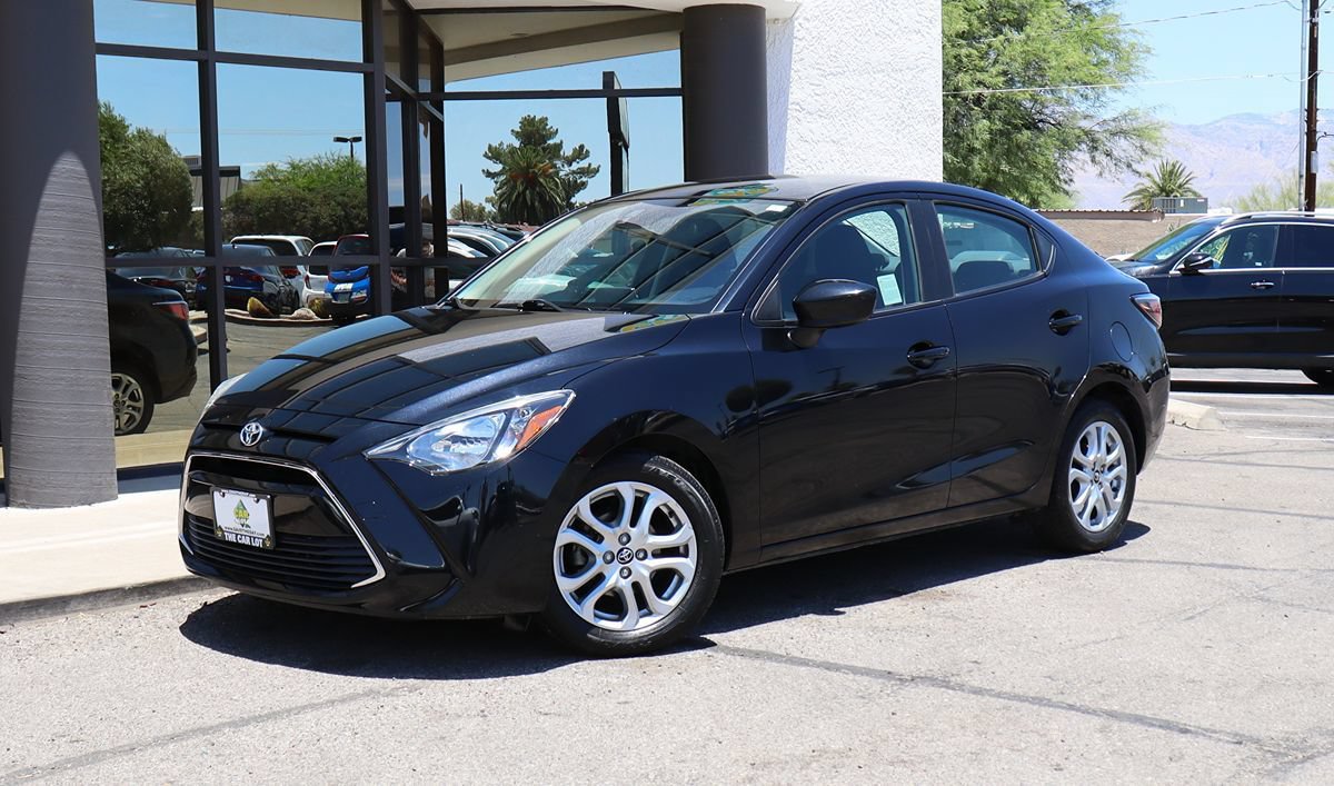 Used 2018 Toyota Yaris iA FWD image 2