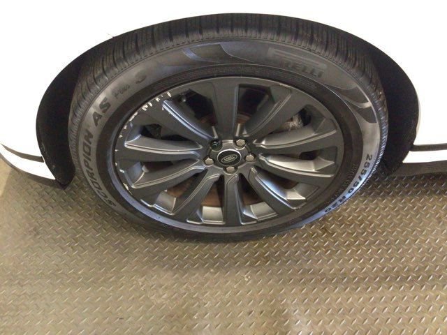 Used 2019 Land Rover Range Rover Velar R-Dynamic SE image 28