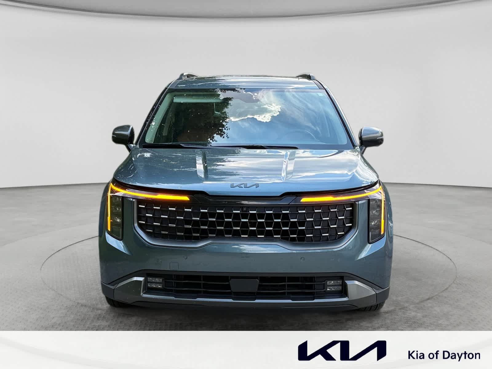 Used 2026 Kia Carnival SX w/ SX Dark Edition Package FWD image 2