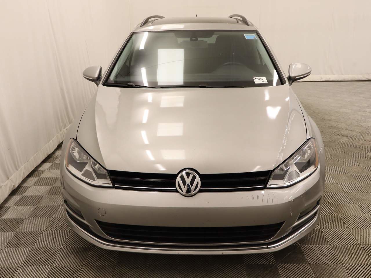 Used 2017 Volkswagen Golf SE FWD image 4