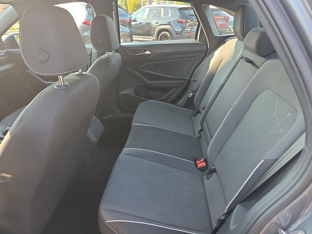 Used 2025 Volkswagen Jetta Sport FWD image 17