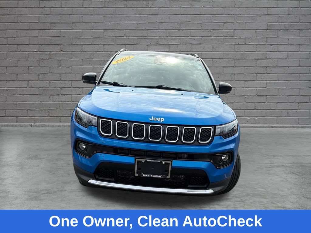 Used 2023 Jeep Compass Limited w/ Sun and Sound Group AWD/4WD image 2