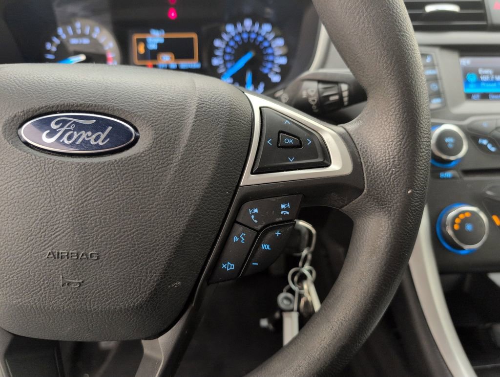 Used 2016 Ford Fusion SE FWD image 36