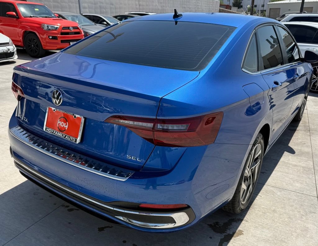 Used 2024 Volkswagen Jetta SEL FWD image 9