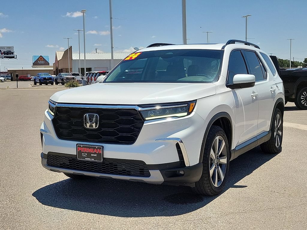 Used 2024 Honda Pilot Touring image 4