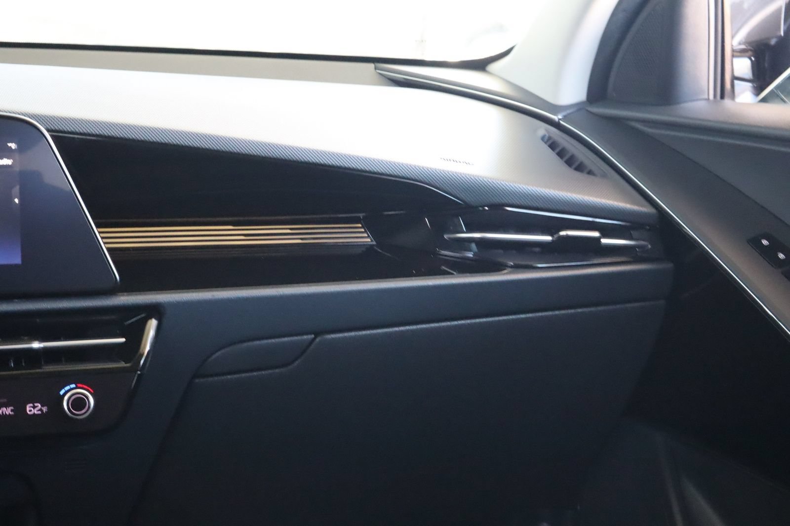Used 2024 Kia Niro Wind FWD image 28