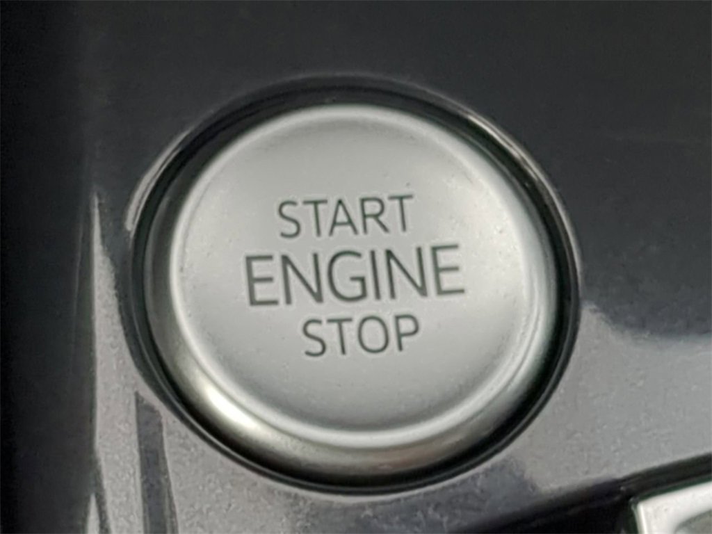 Used 2024 Volkswagen Tiguan SE image 27