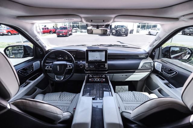 Used 2019 Lincoln Navigator L Black Label w/ Cargo Package AWD/4WD image 19