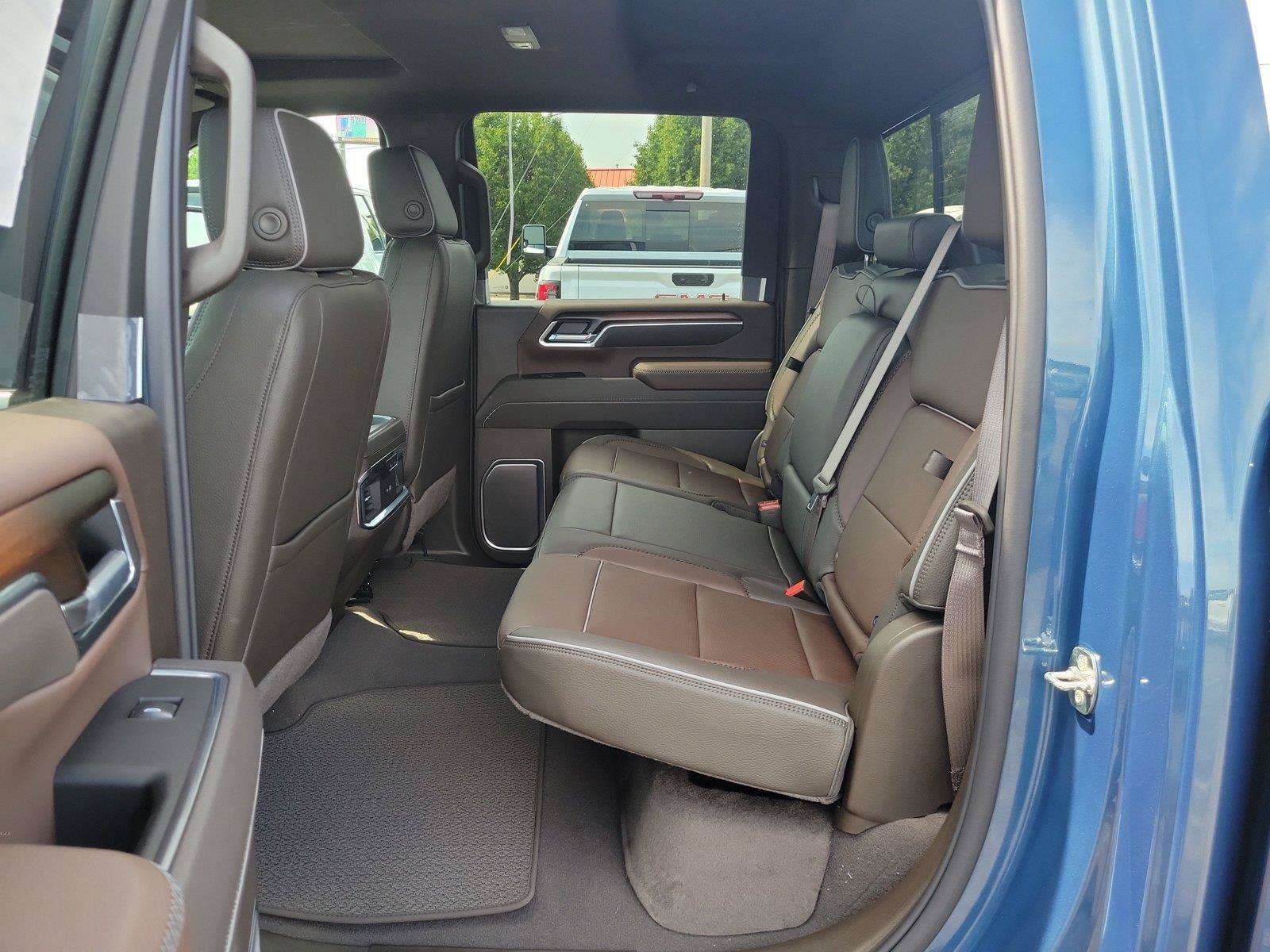 New 2026 GMC Sierra 2500 Denali w/ Denali Reserve Package AWD/4WD image 11