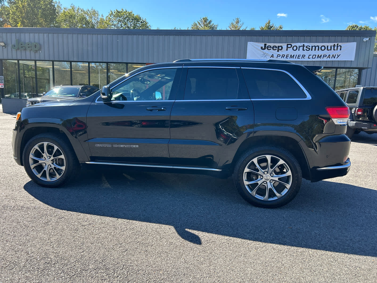 Used 2020 Jeep Grand Cherokee Summit image 10