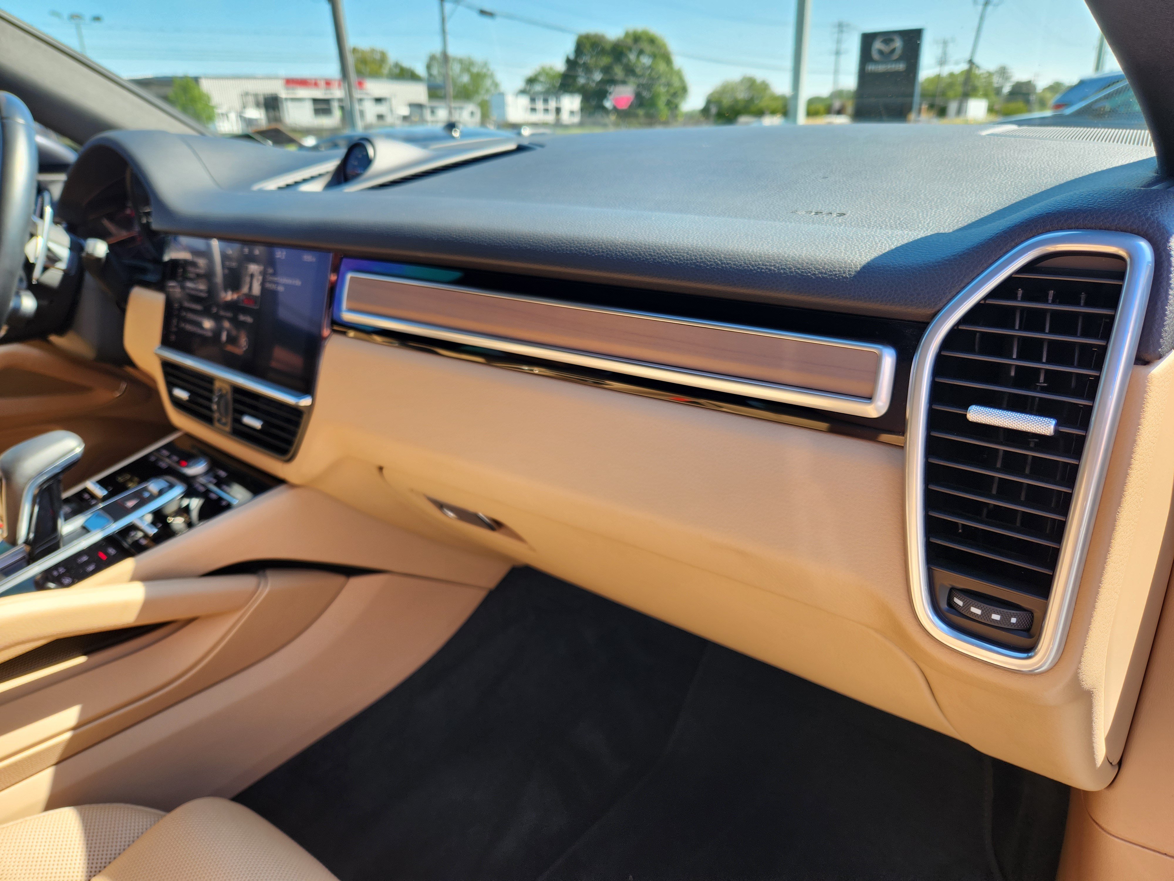 Used 2021 Porsche Cayenne Coupe AWD/4WD image 17