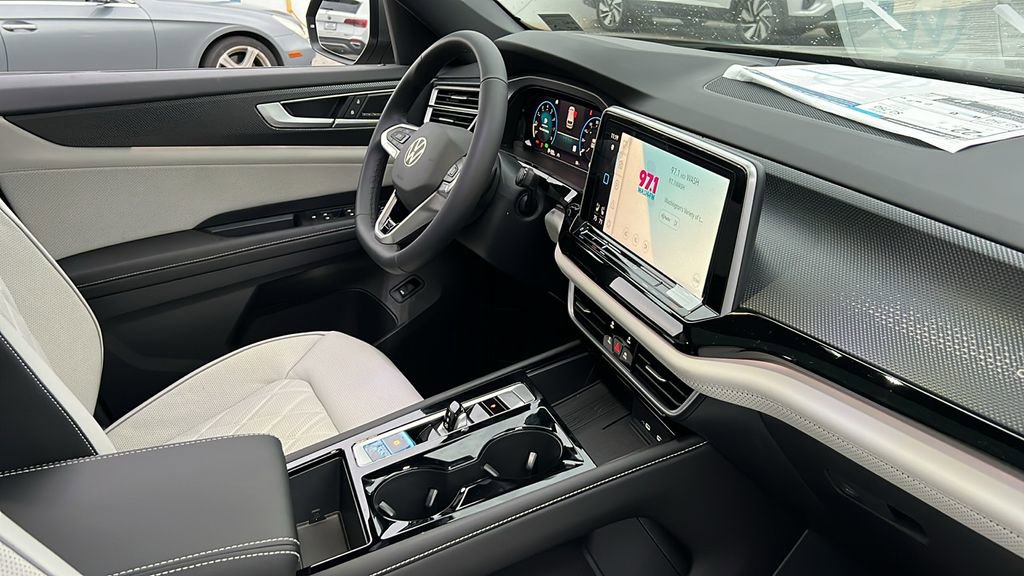 New 2026 Volkswagen Atlas Cross Sport SEL Premium R-Line image 10