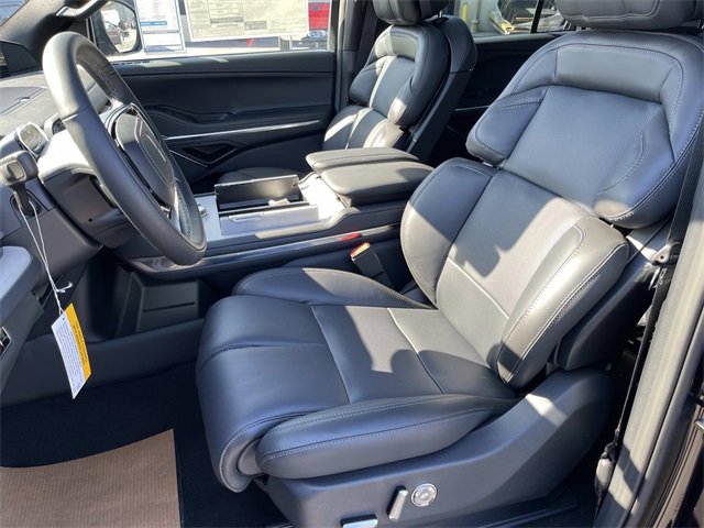 New 2025 Lincoln Navigator Reserve w/ Jet Appearance Package image 20