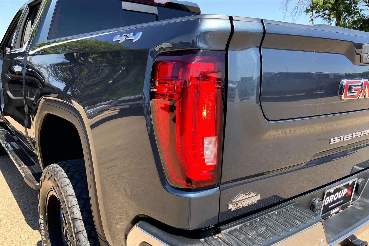 Used 2019 GMC Sierra 1500 SLT w/ SLT Premium Plus Package AWD/4WD image 29