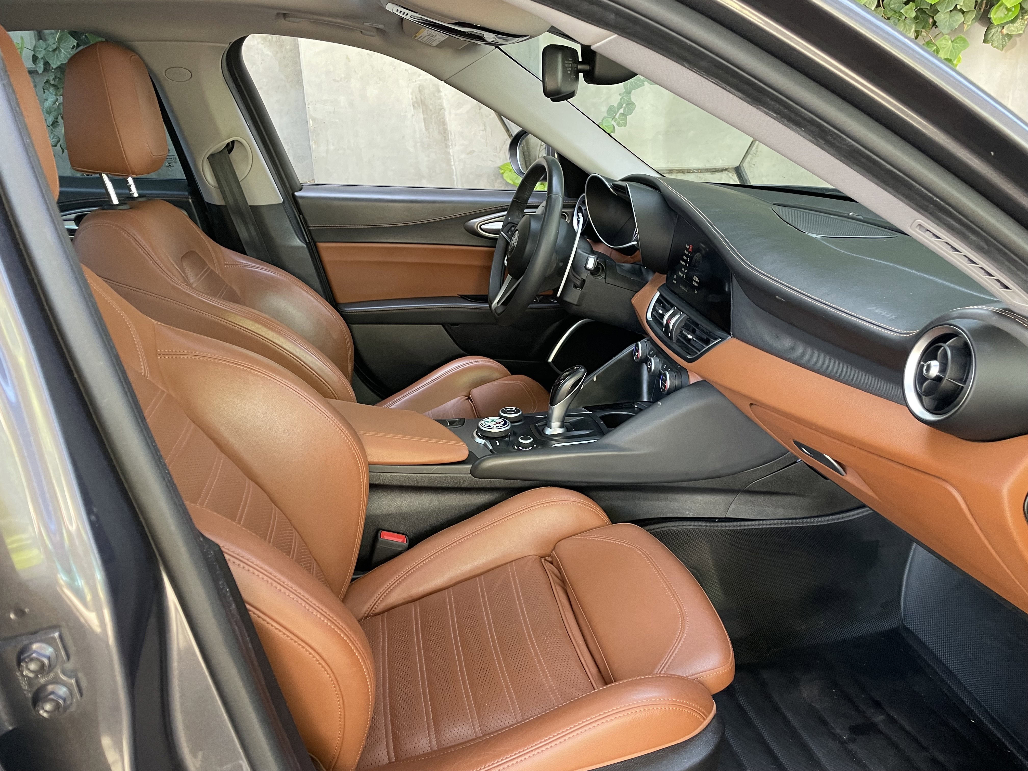 Used 2019 Alfa Romeo Giulia Ti Sport w/ Quick Order Package 22S Sport image 9