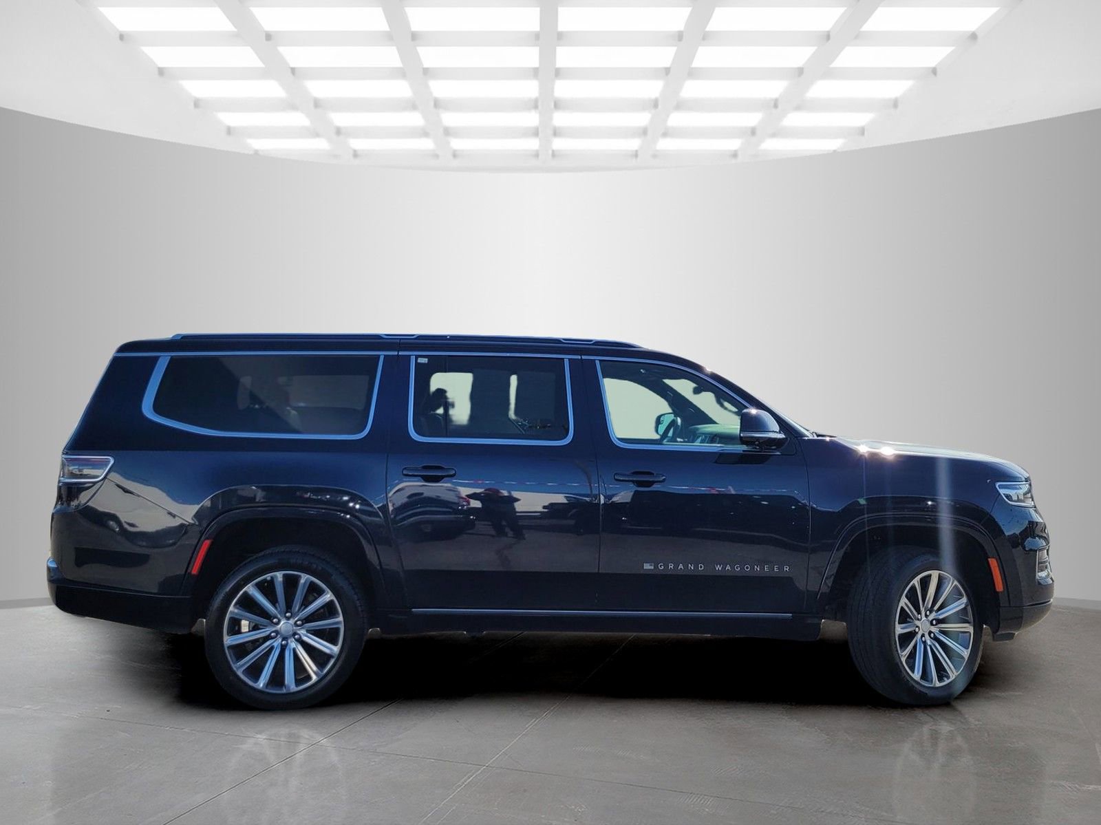 Used 2023 Jeep Grand Wagoneer L Series II image 3