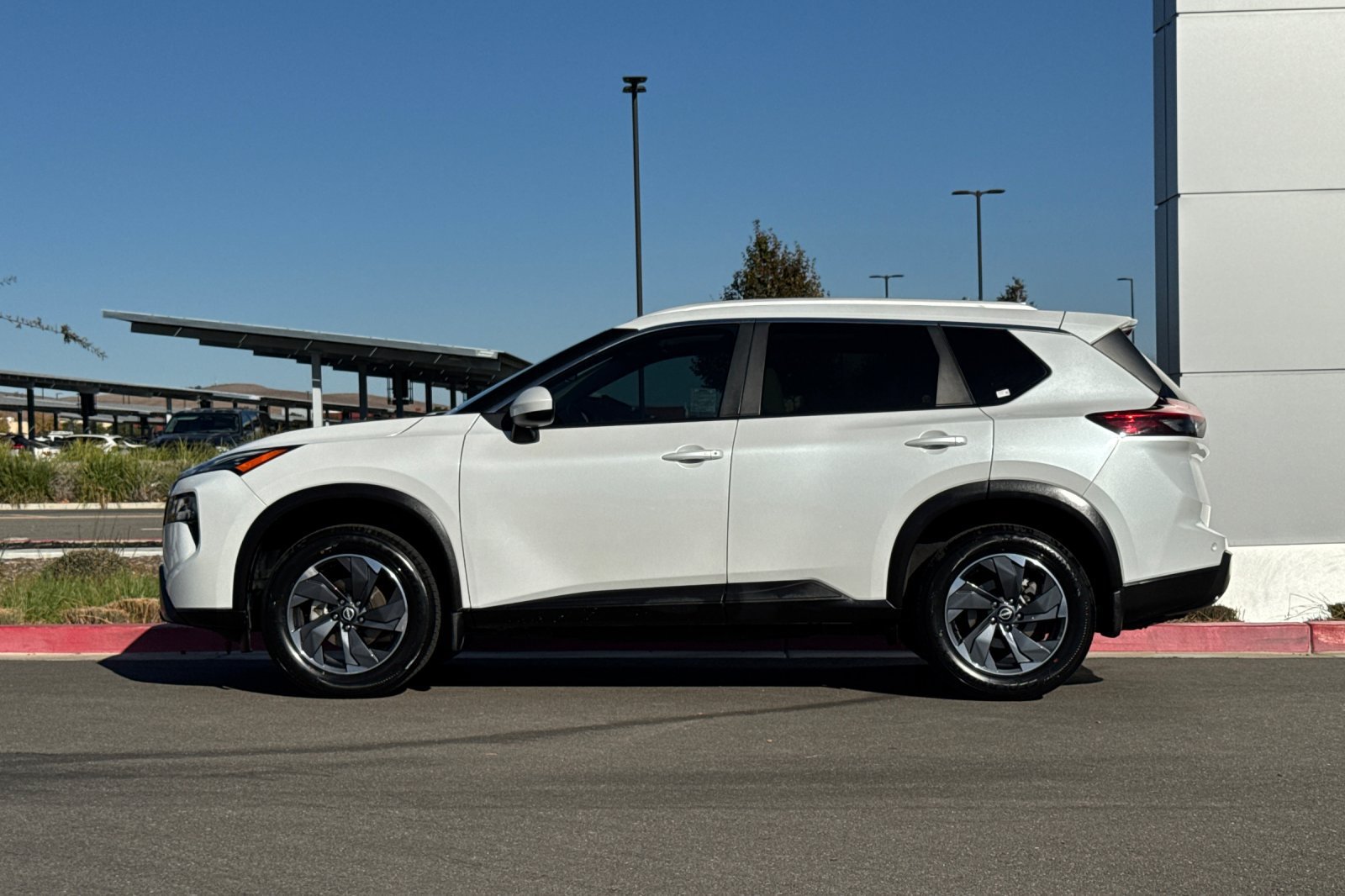 Certified 2024 Nissan Rogue SV w/ SV Premium Package FWD image 7