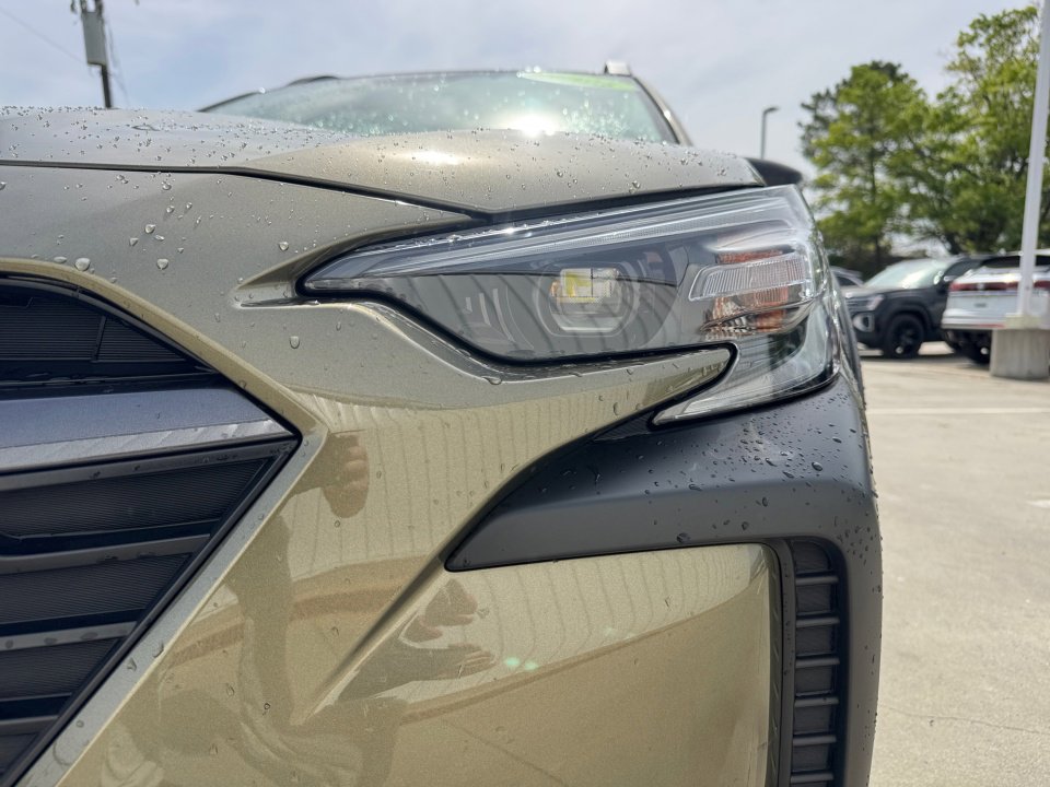 Used 2025 Subaru Outback Limited image 30