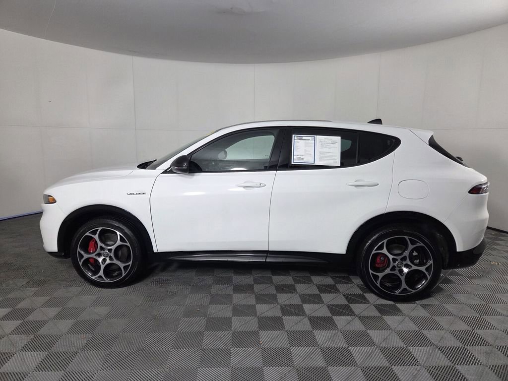 Used 2025 Alfa Romeo Tonale w/ Premium Package AWD/4WD image 9