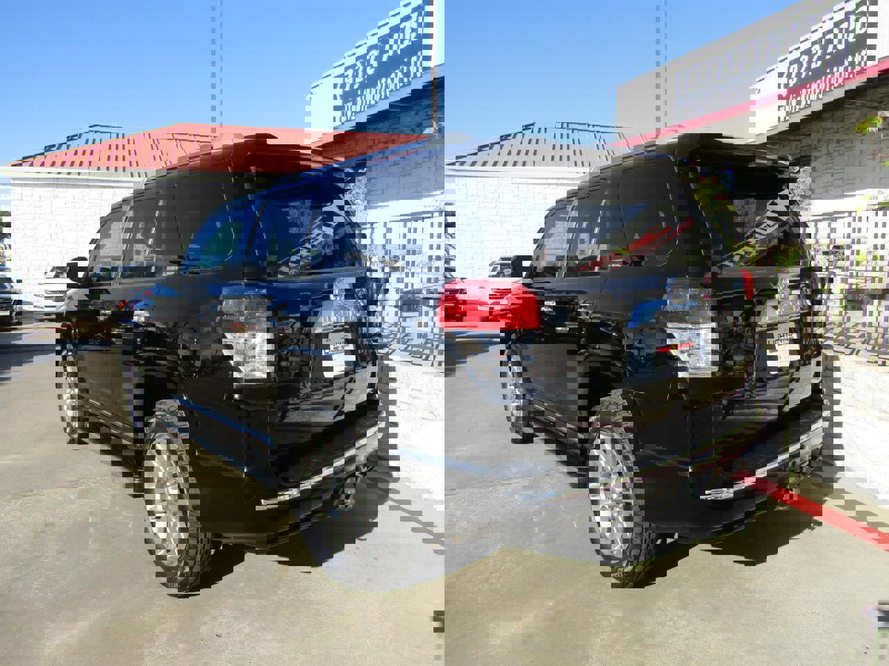 Used 2012 Toyota 4Runner Limited w/ Convenience Pkg image 3