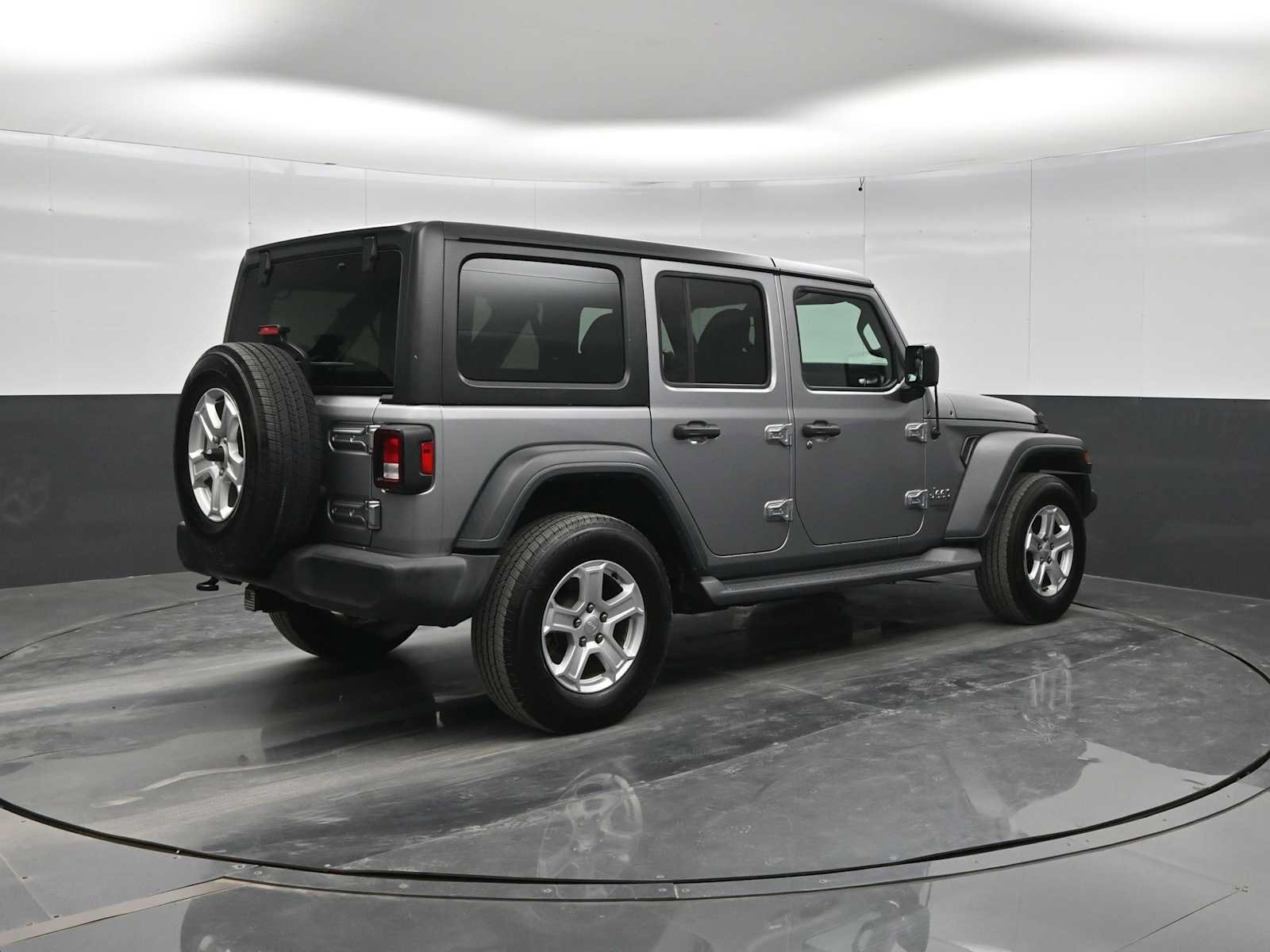 Used 2018 Jeep Wrangler Unlimited Sport S AWD/4WD image 7