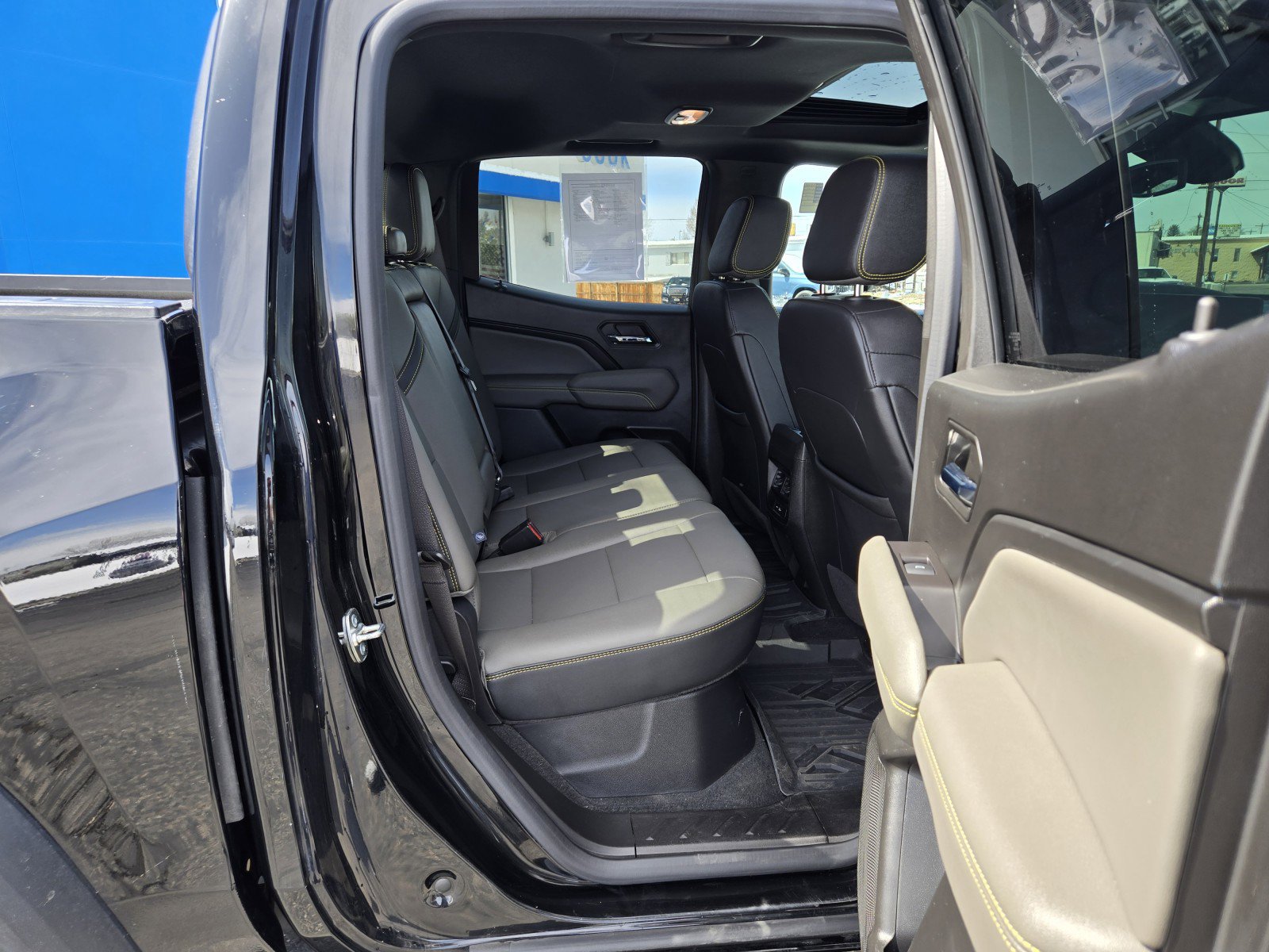 Used 2024 Chevrolet Colorado ZR2 w/ ZR2 Convenience Package III AWD/4WD image 26