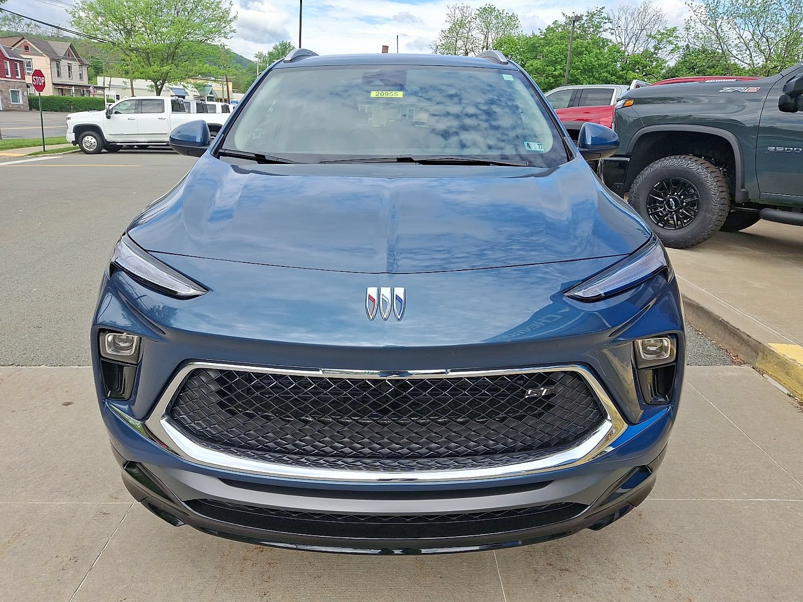 New 2026 Buick Encore GX Sport Touring w/ Comfort Package AWD/4WD image 2