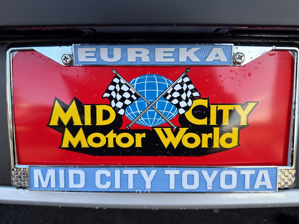 New 2026 Toyota Prius LE image 2