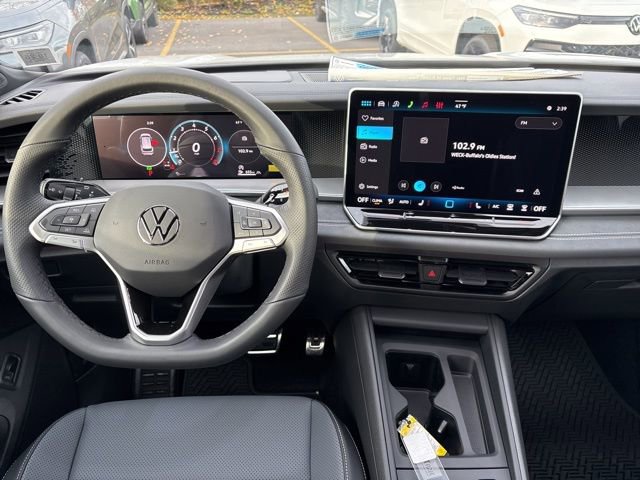 New 2026 Volkswagen Tiguan SE R-Line image 9