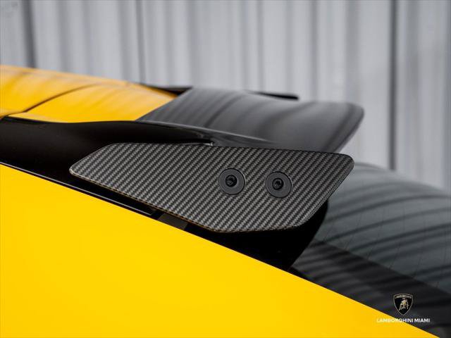 Used 2024 Lamborghini Urus Performante AWD/4WD image 14