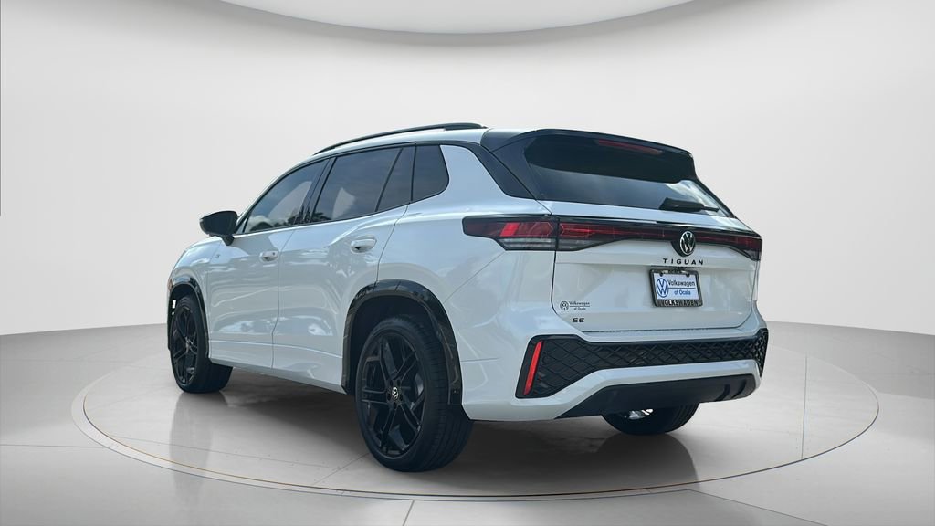 New 2026 Volkswagen Tiguan SE R-Line FWD image 6