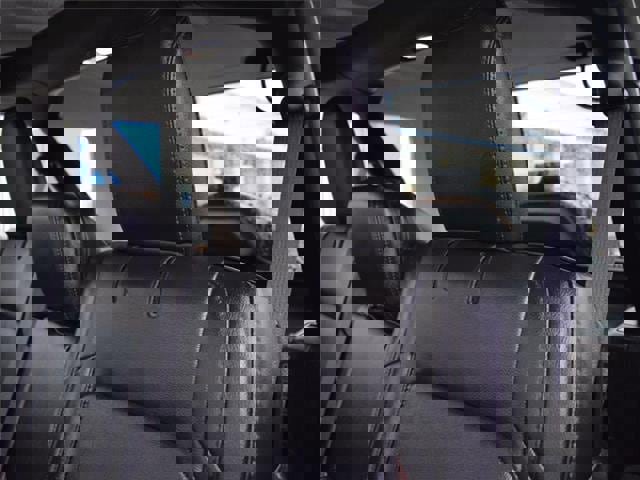 Used 2023 Jeep Wrangler Unlimited Rubicon w/ Steel Bumper Group image 31