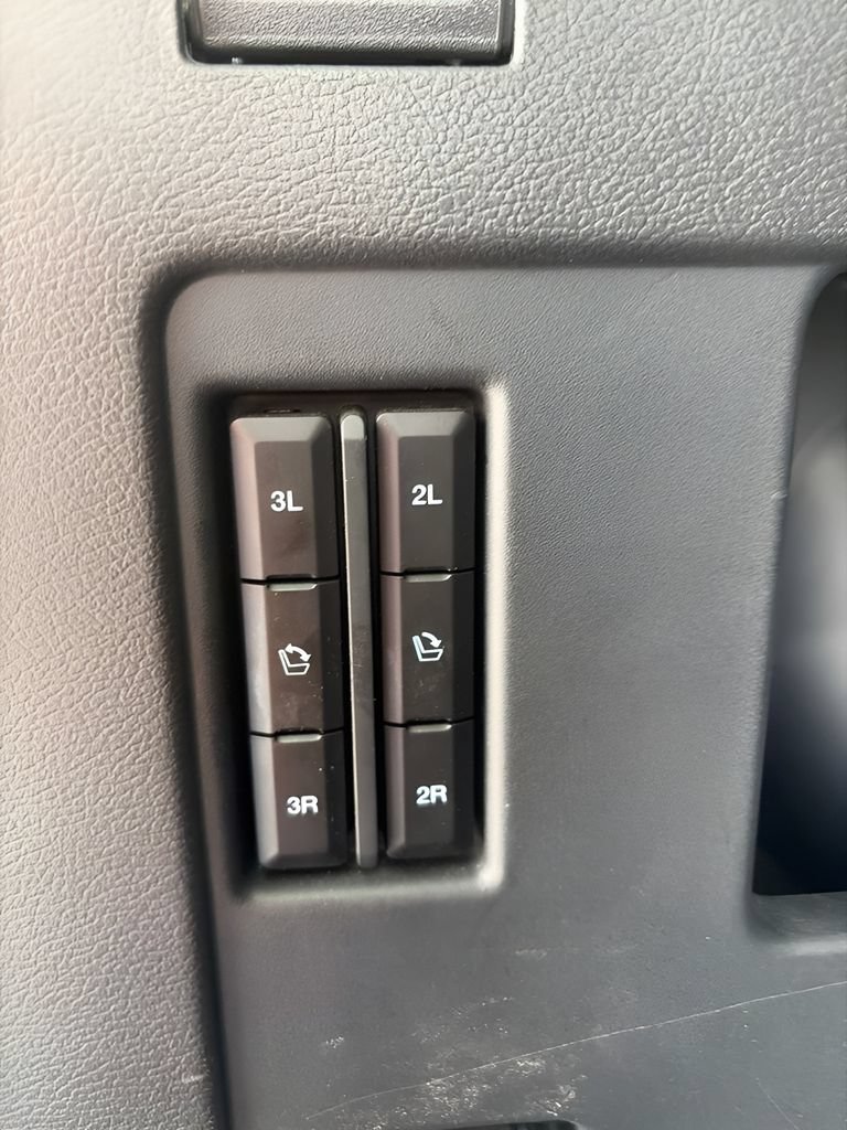 Used 2023 Ford Expedition XLT AWD/4WD image 23