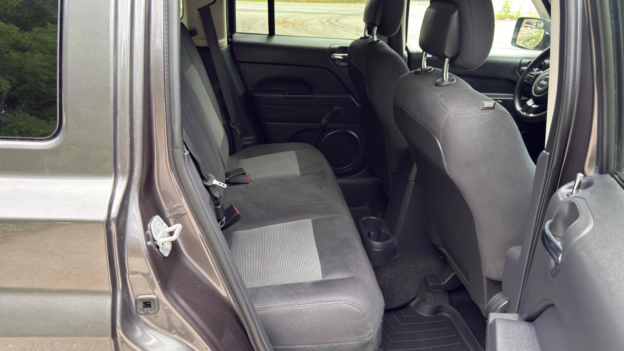 Used 2015 Jeep Patriot Sport AWD/4WD image 33