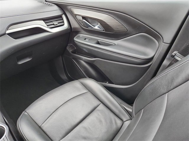 Used 2024 GMC Terrain SLT image 15