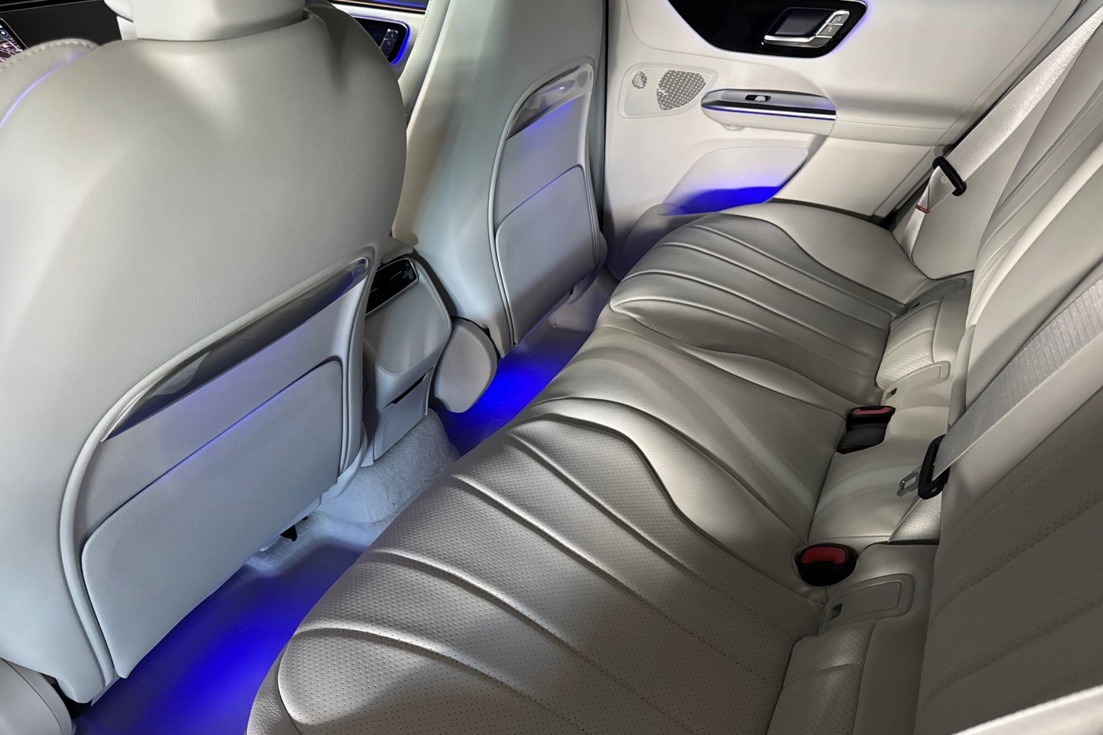 New 2027 Mercedes-Benz EQE 320 4MATIC SUV image 22