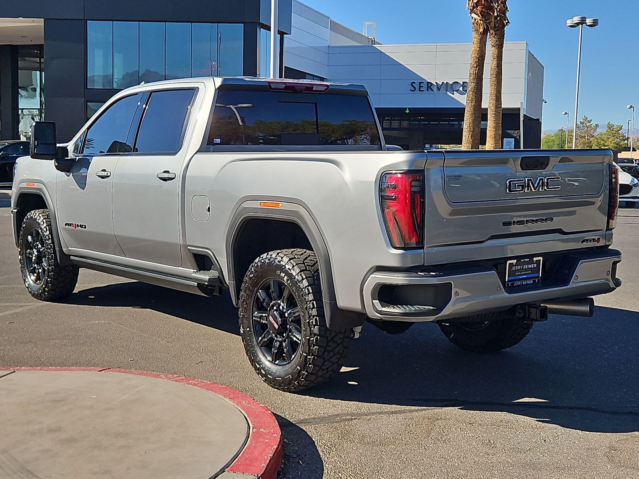 Used 2026 GMC Sierra 3500 AT4 w/ AT4 Premium Plus Package AWD/4WD image 3