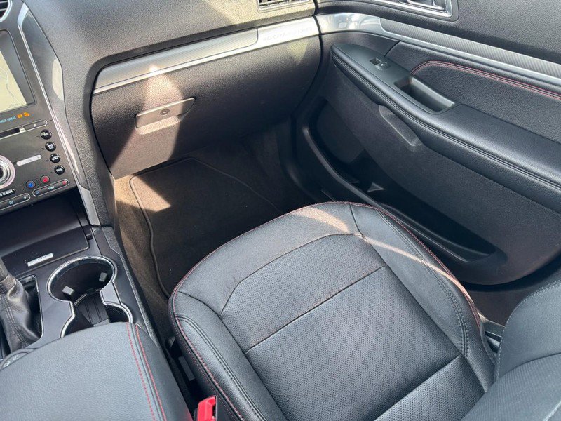 Used 2018 Ford Explorer Sport w/ Equipment Group 401A image 16