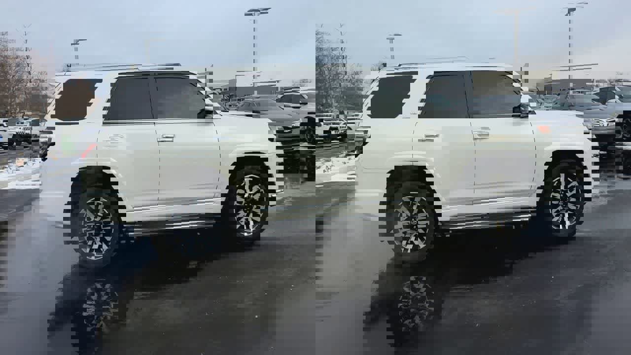 Used 2020 Toyota 4Runner Limited image 9