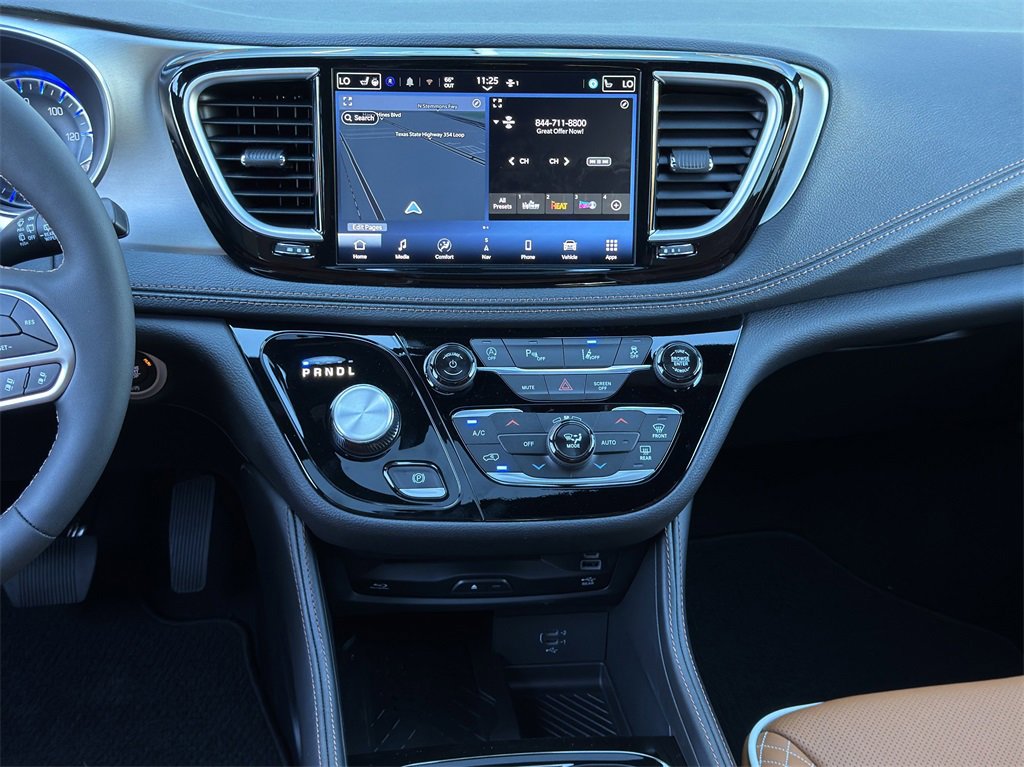New 2026 Chrysler Pacifica Pinnacle image 13