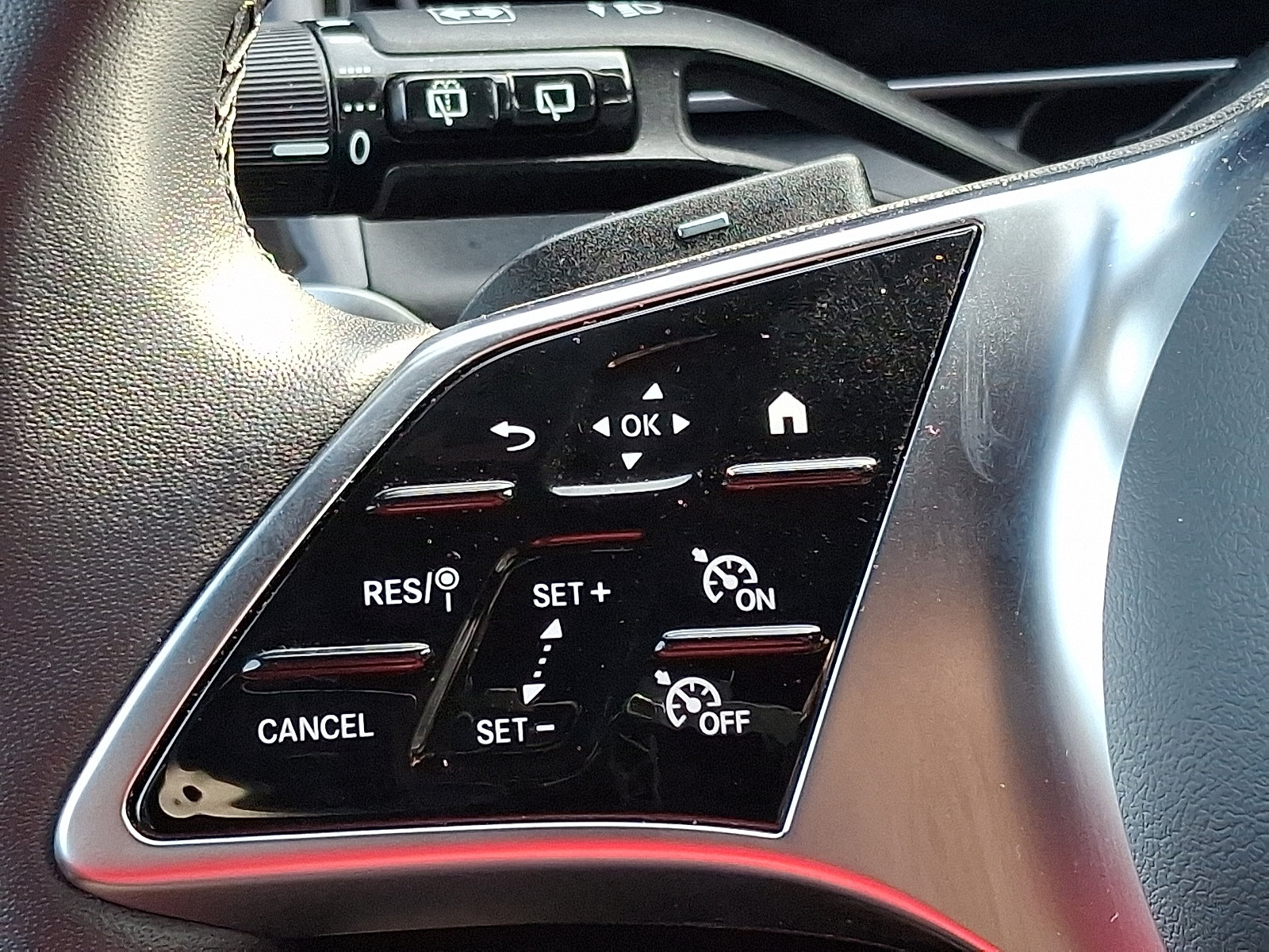 Certified 2025 Mercedes-Benz GLC 300 4MATIC image 20