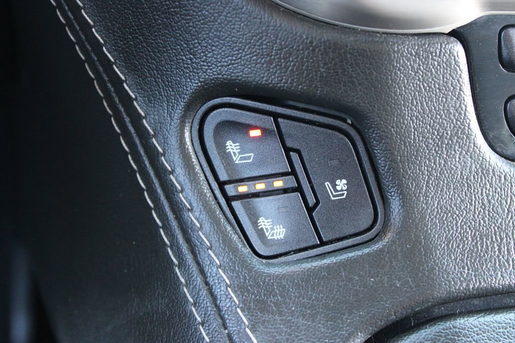 Used 2020 GMC Yukon XL Denali RWD image 50